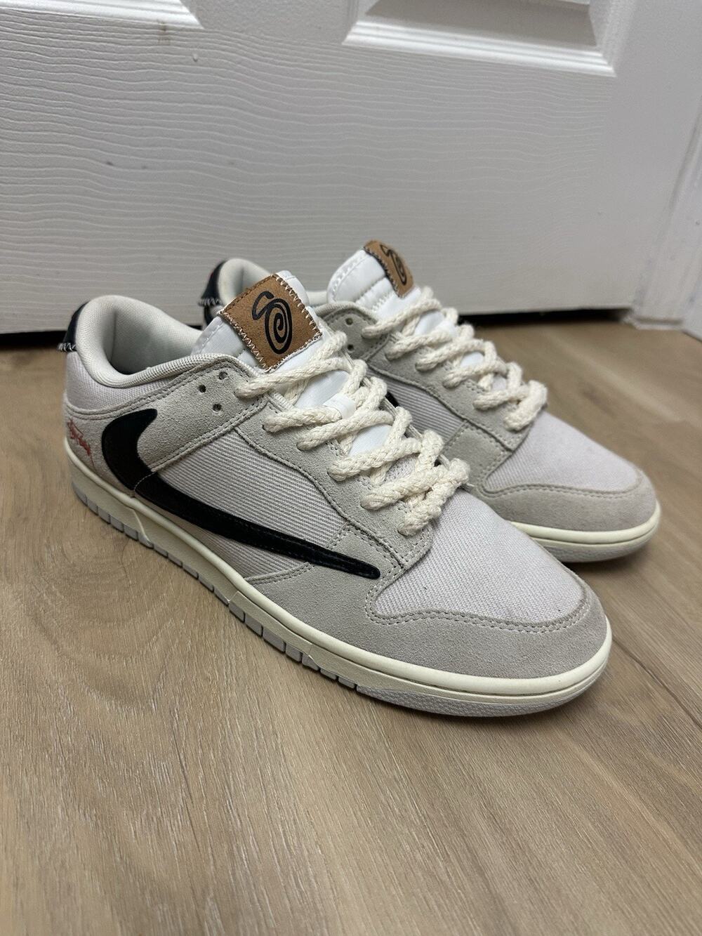 Nike Stussy Men’s Dunk Low Lace Up Sneaker Beige/Black Size 11 DD9776-068 2022